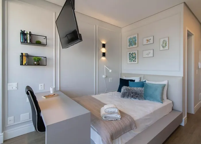 Urban Sky Studio - Gru 2204