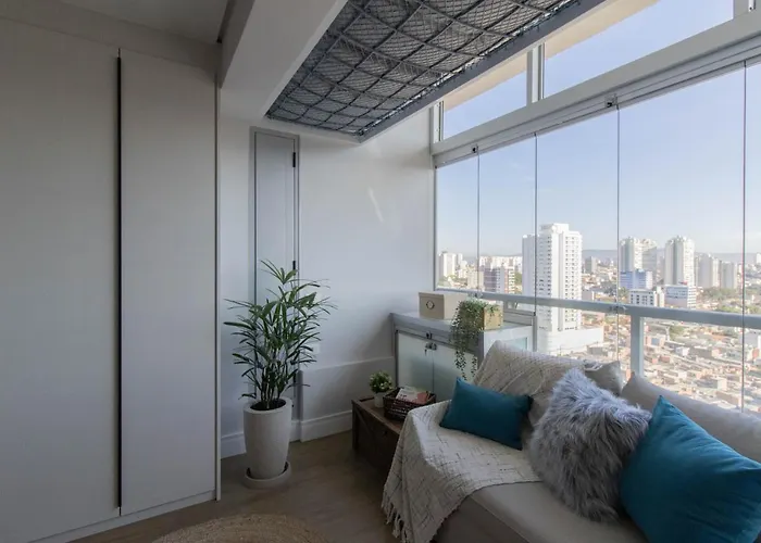Urban Sky Studio - Gru 2204